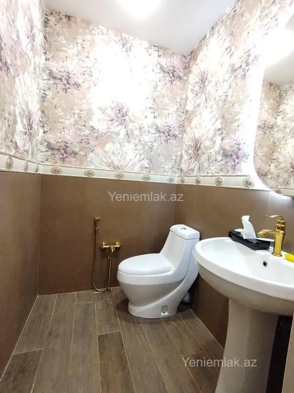 Satılır 4 otaqlı həyət evi 200 m²