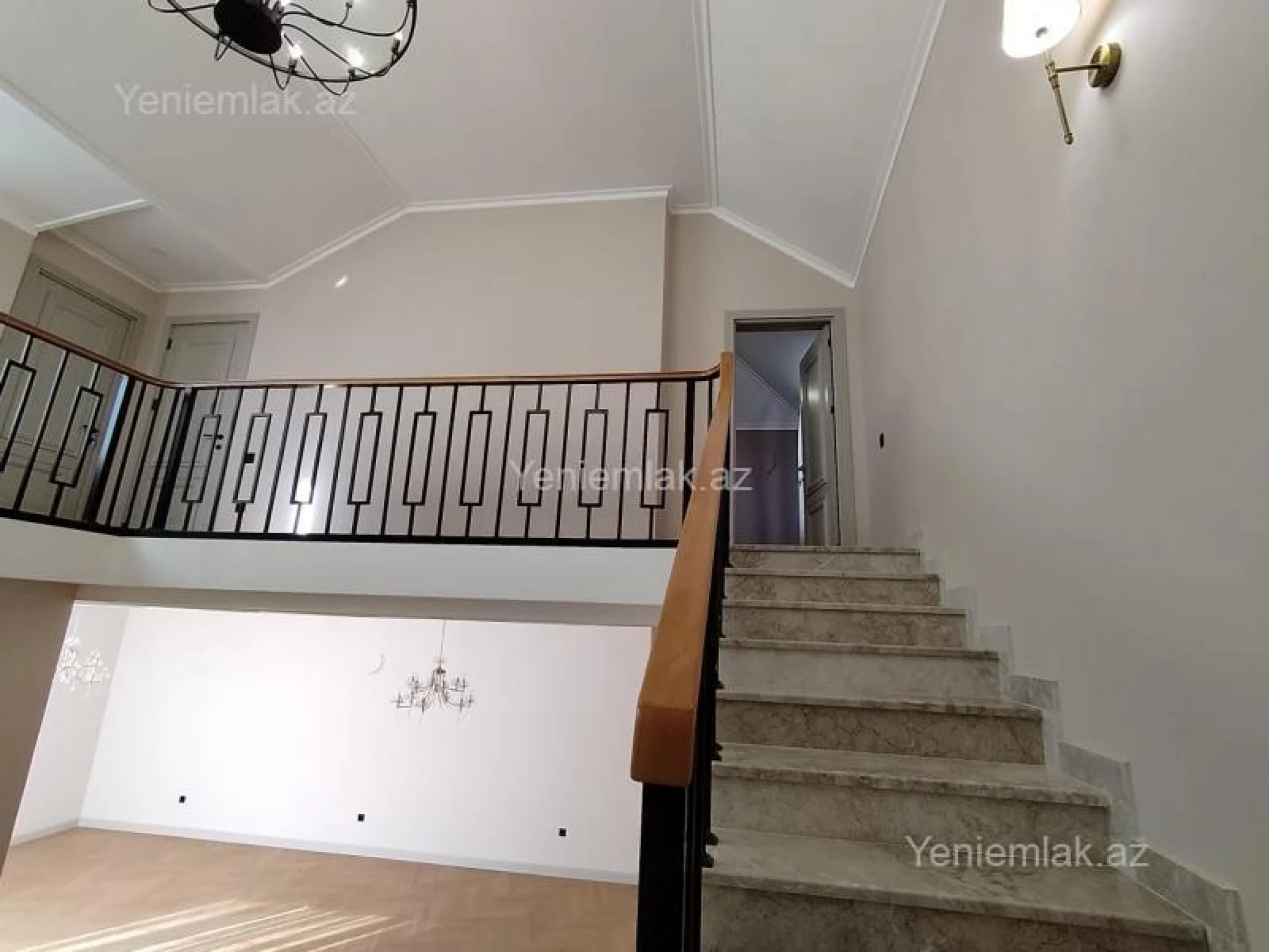Satılır 4 otaqlı həyət evi 200 m²