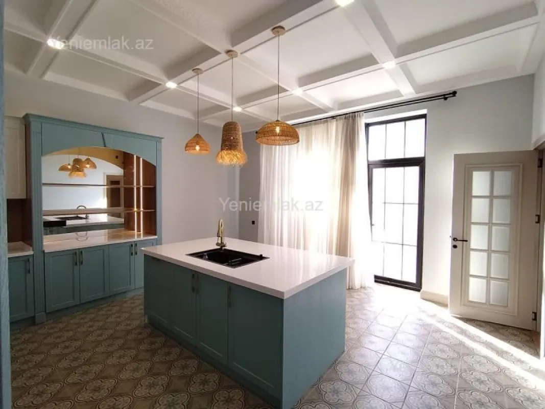 Satılır 4 otaqlı həyət evi 200 m²