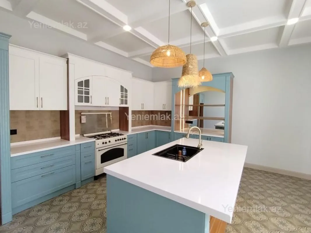 Satılır 4 otaqlı həyət evi 200 m²