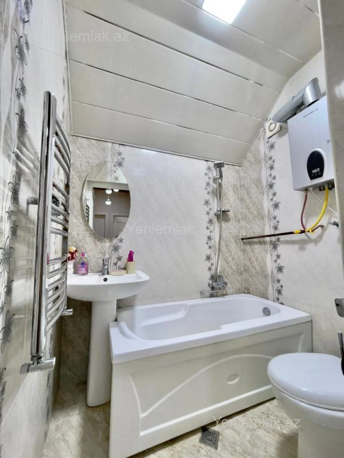 Satılır 6 otaqlı həyət evi 112 m²