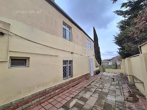 Satılır 6 otaqlı həyət evi 253 m²