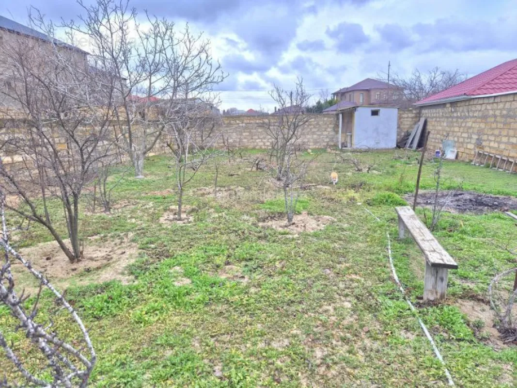 Satılır 6 otaqlı həyət evi 253 m²