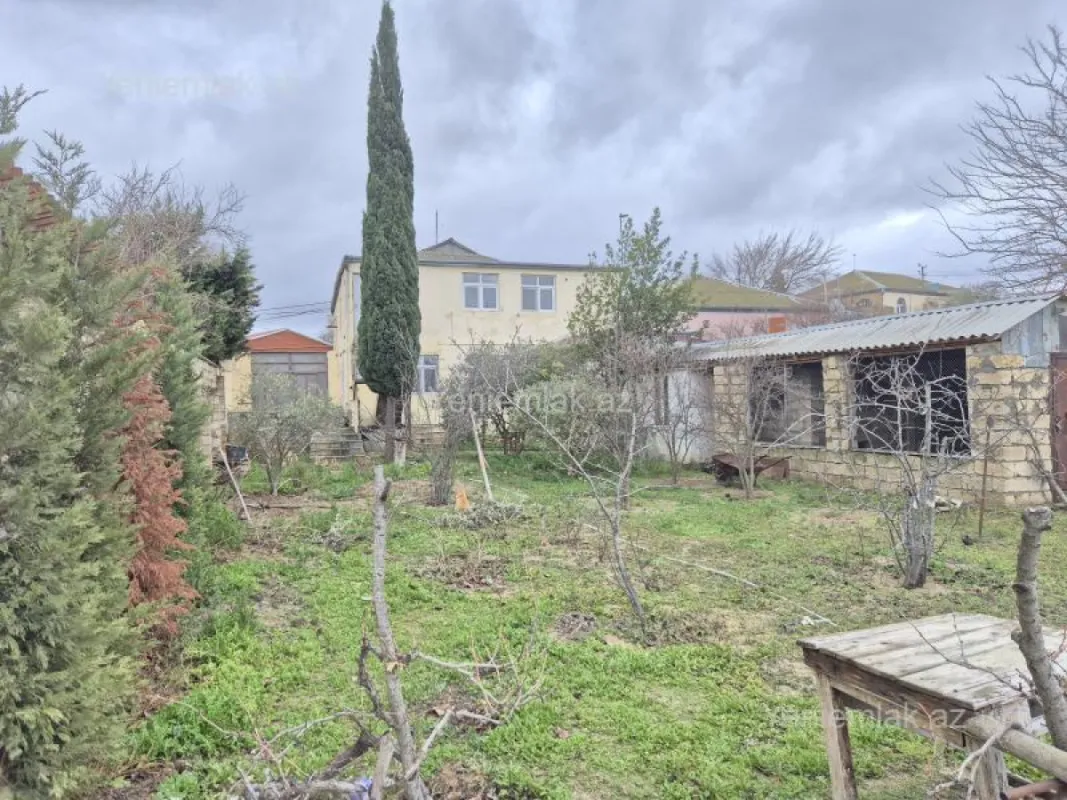 Satılır 6 otaqlı həyət evi 253 m²