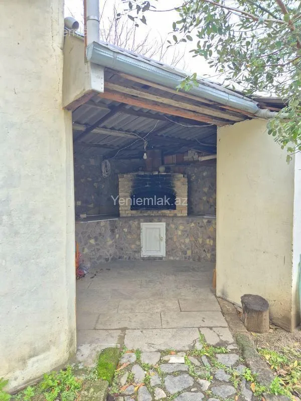 Satılır 6 otaqlı həyət evi 253 m²