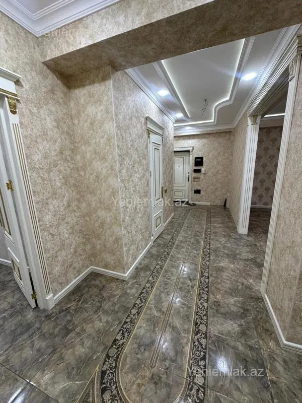 Satılır 4 otaqlı yeni tikili 150 m²