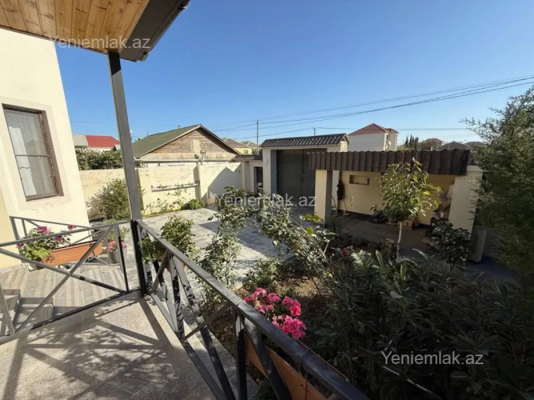 Satılır 4 otaqlı həyət evi 150 m²