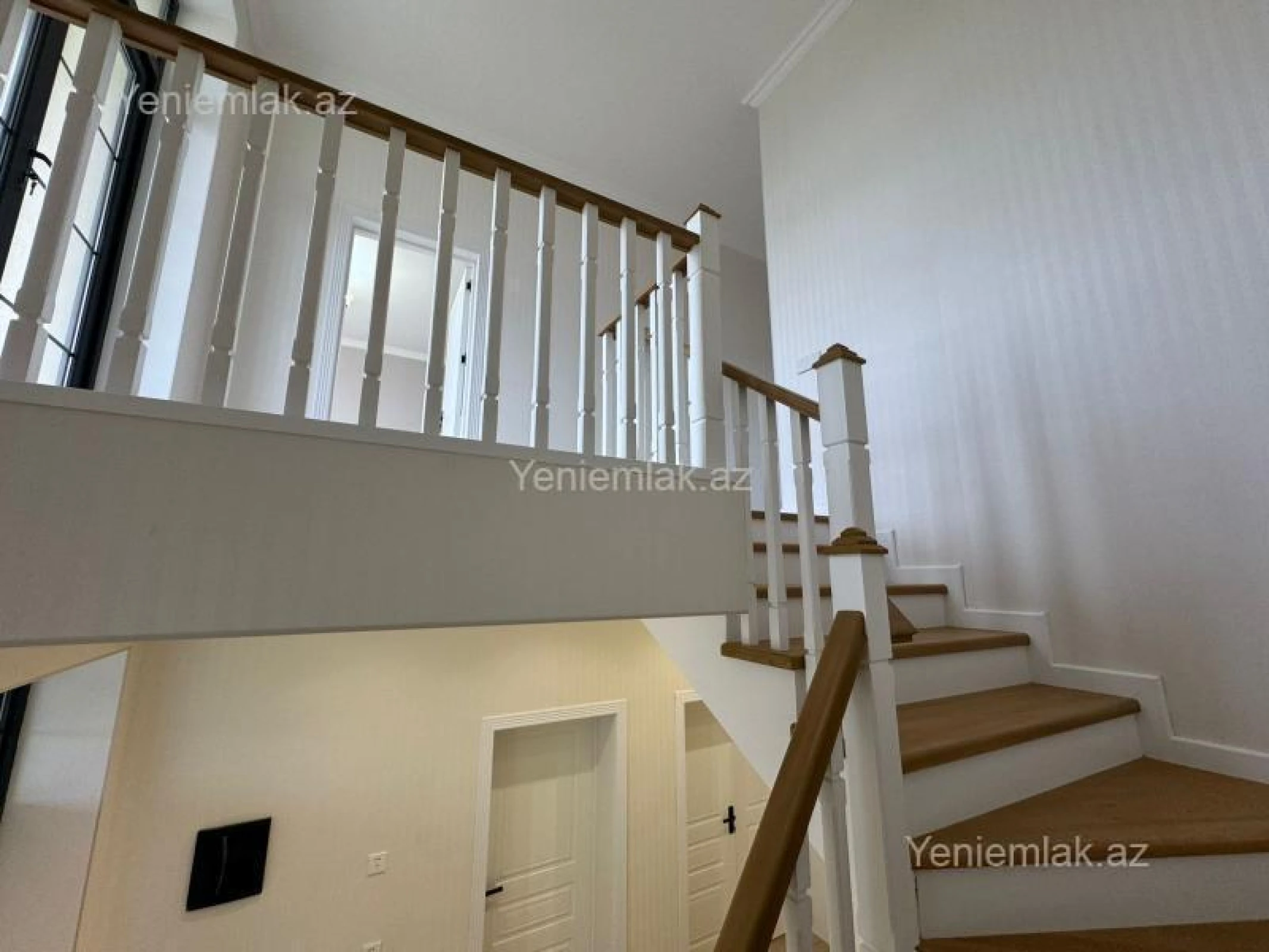 Satılır 5 otaqlı həyət evi 220 m²