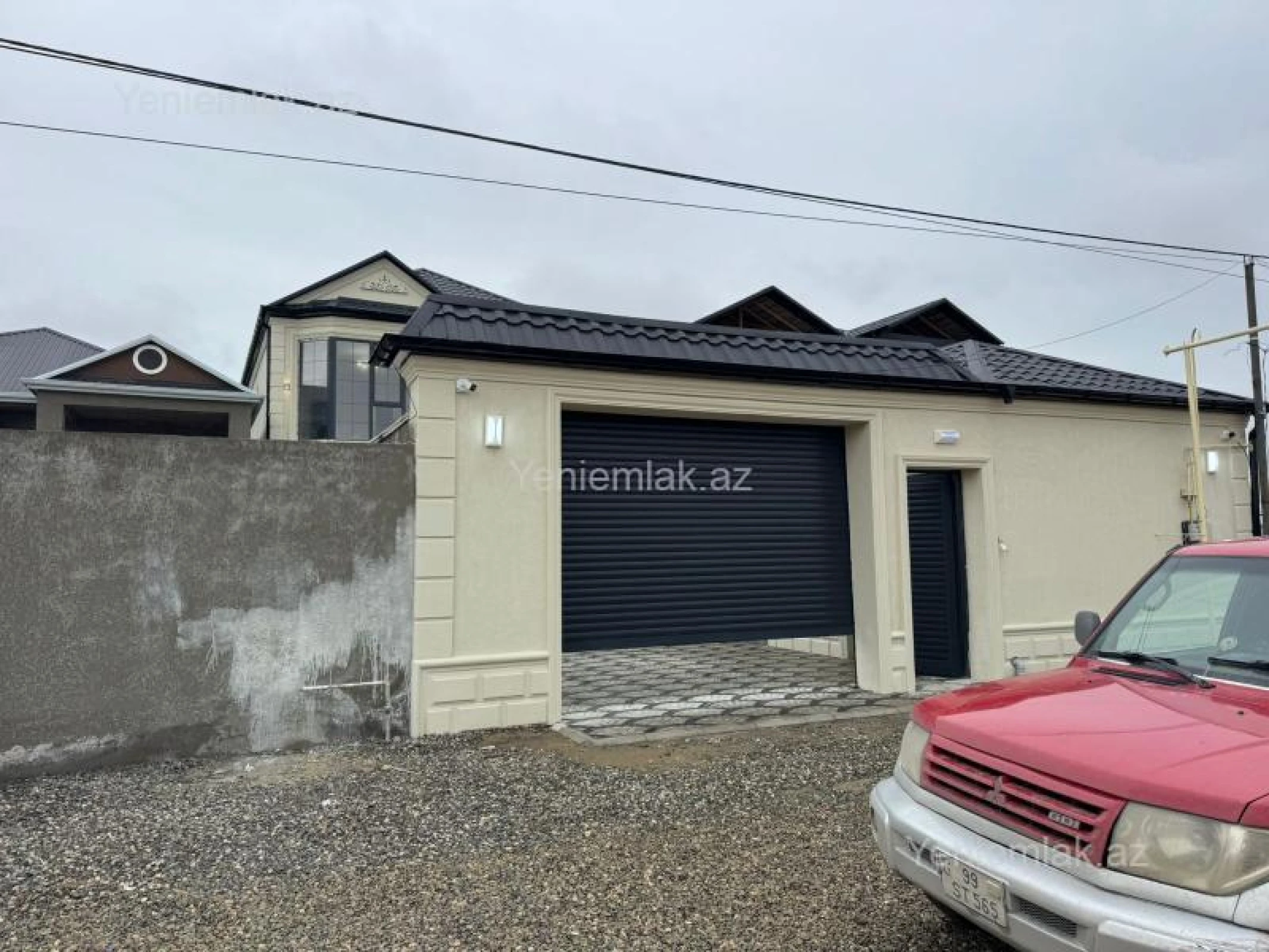 Satılır 5 otaqlı həyət evi 220 m²