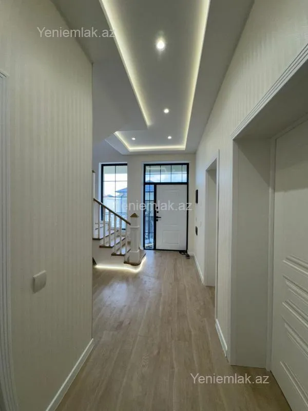 Satılır 5 otaqlı həyət evi 220 m²
