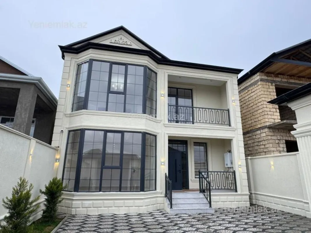 Satılır 5 otaqlı həyət evi 220 m²