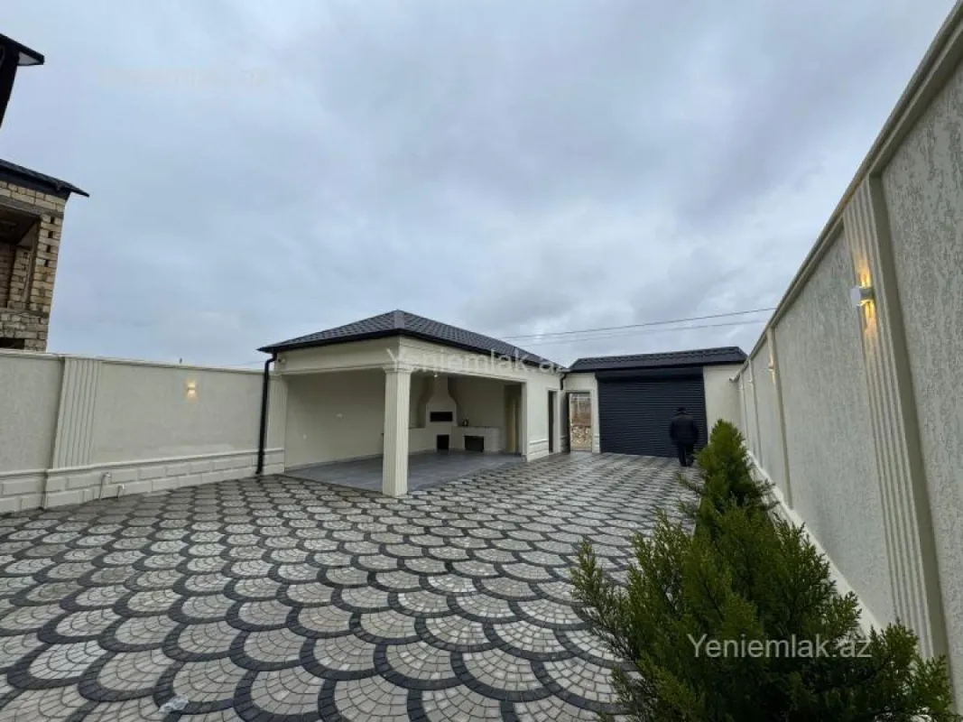 Satılır 5 otaqlı həyət evi 220 m²