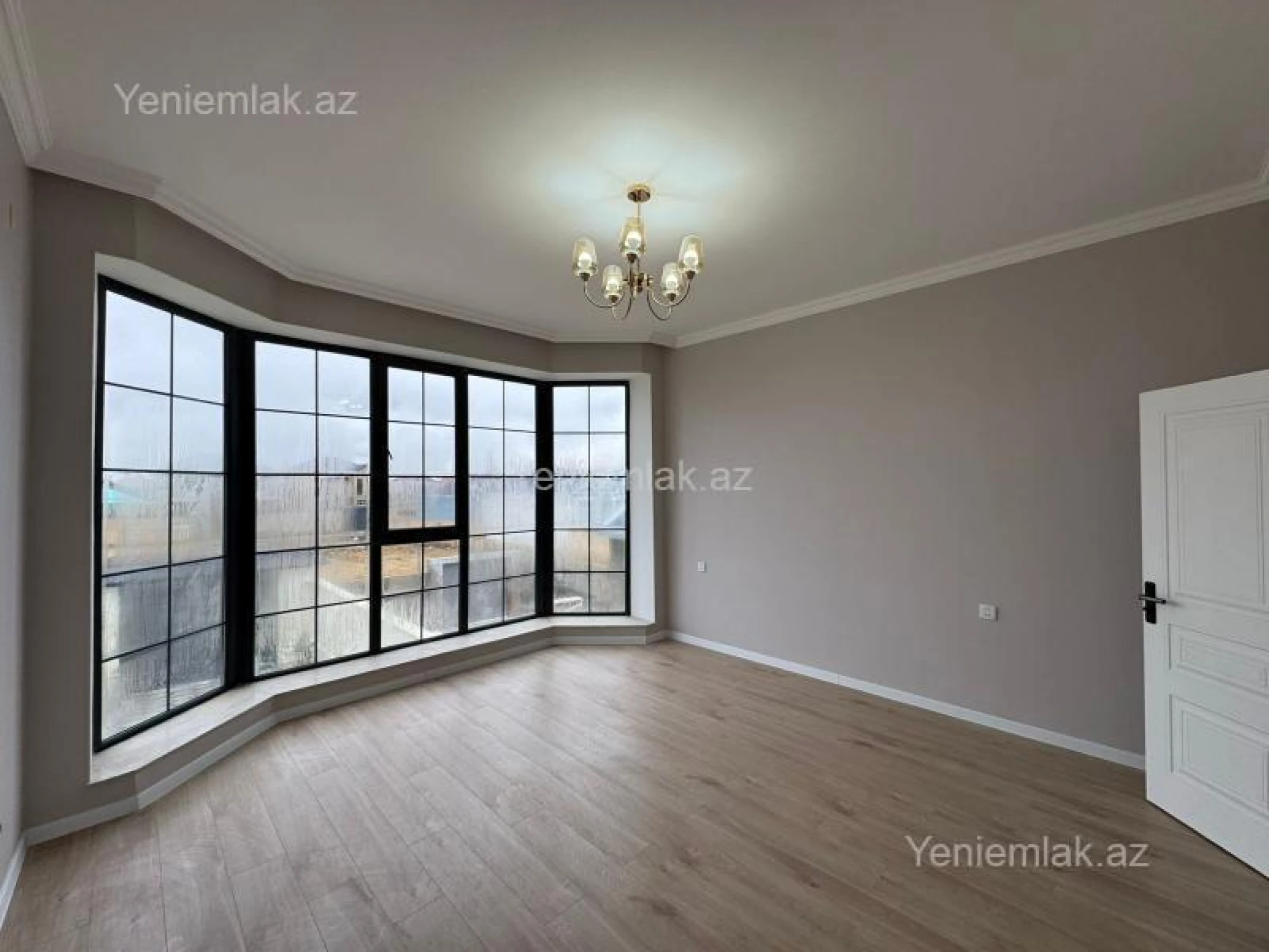 Satılır 5 otaqlı həyət evi 220 m²