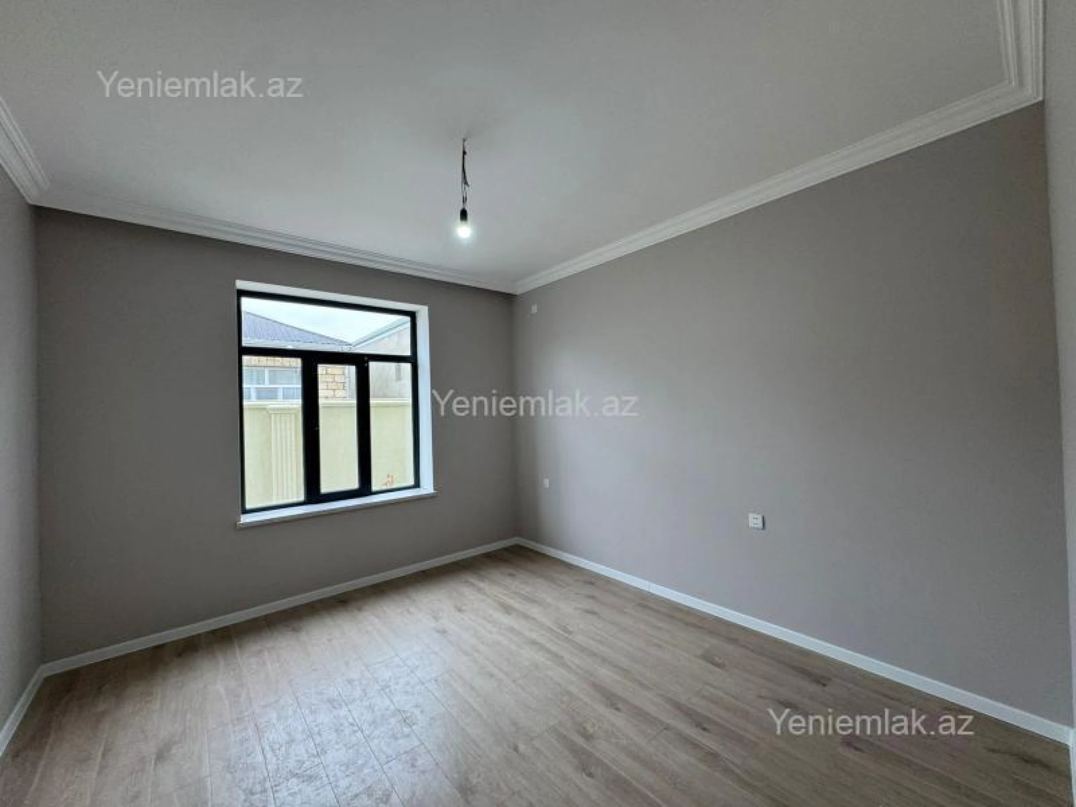 Satılır 5 otaqlı həyət evi 220 m²