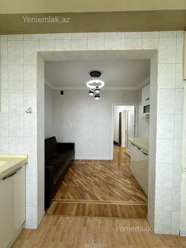 Satılır 2 otaqlı köhnə tikili 55 m²