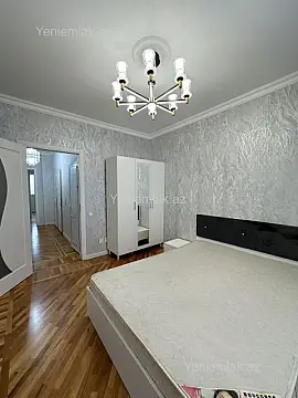 Satılır 2 otaqlı köhnə tikili 55 m²