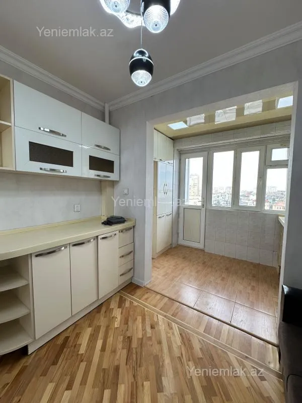 Satılır 2 otaqlı köhnə tikili 55 m²