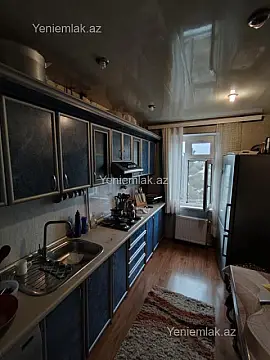 Satılır 4 otaqlı köhnə tikili 82 m²