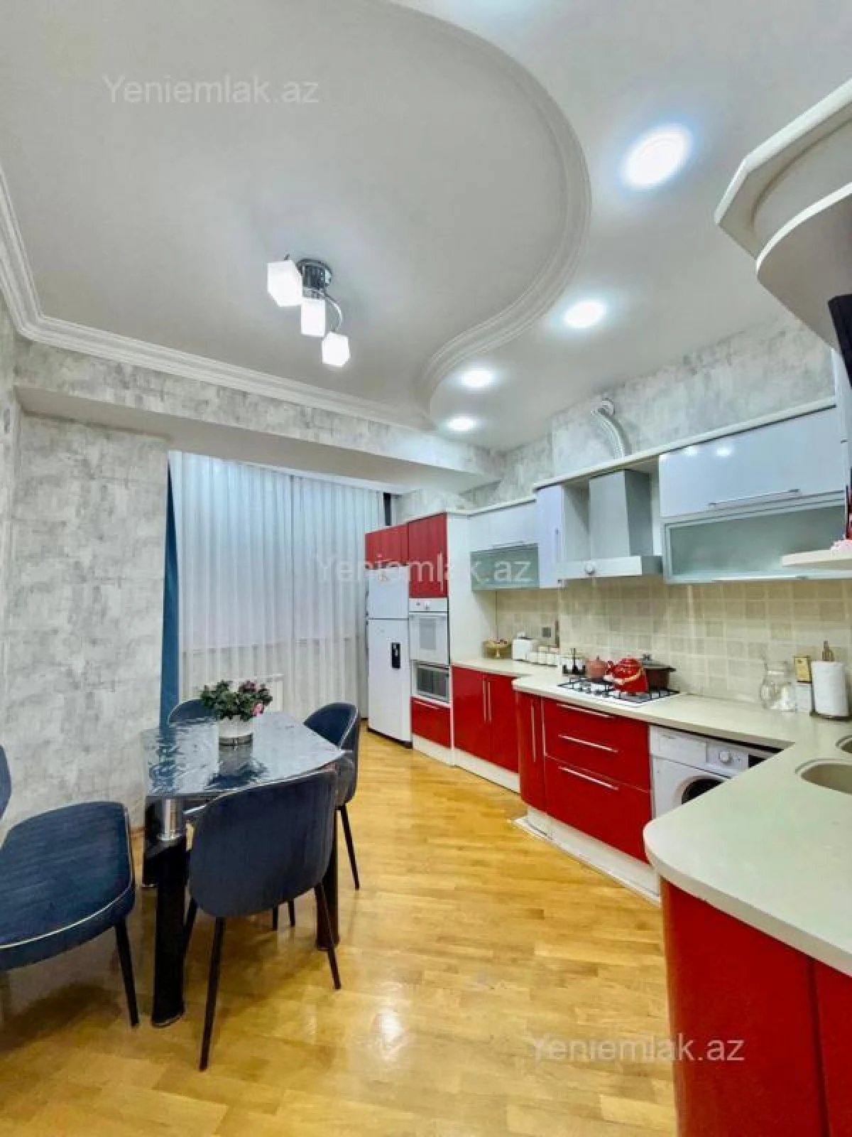 Satılır 3 otaqlı yeni tikili 105 m²
