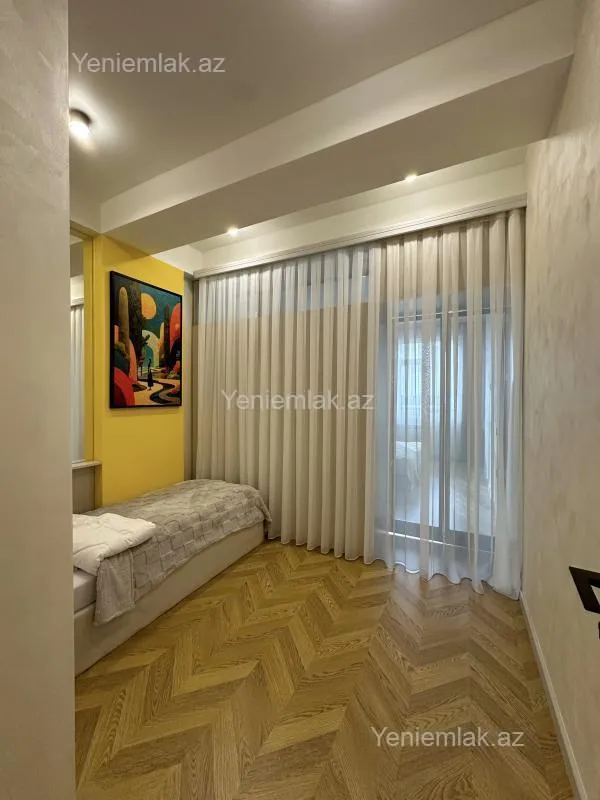 Satılır 3 otaqlı yeni tikili 70 m²