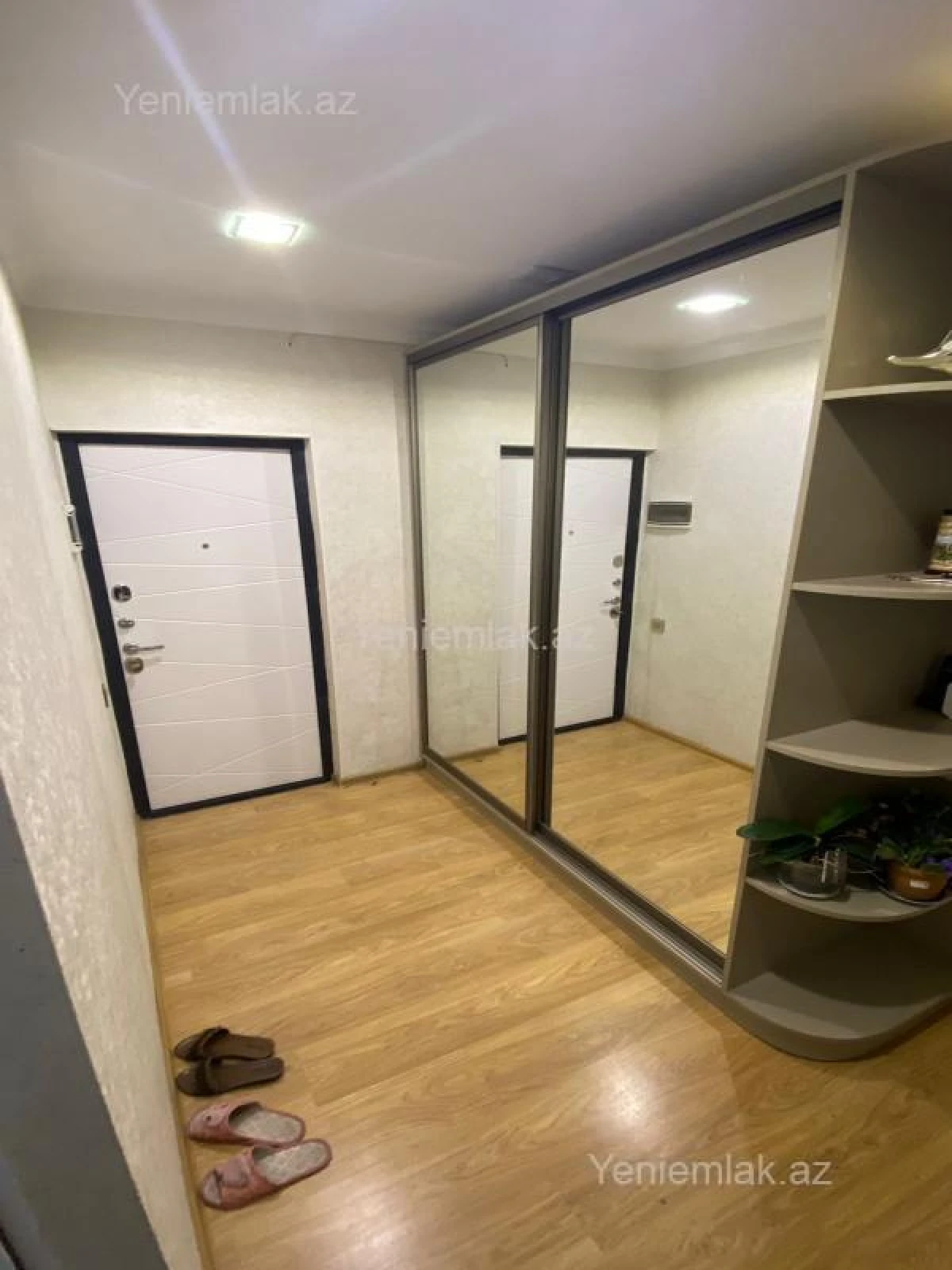 Satılır 3 otaqlı köhnə tikili 90 m²