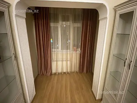 Satılır 3 otaqlı köhnə tikili 90 m²