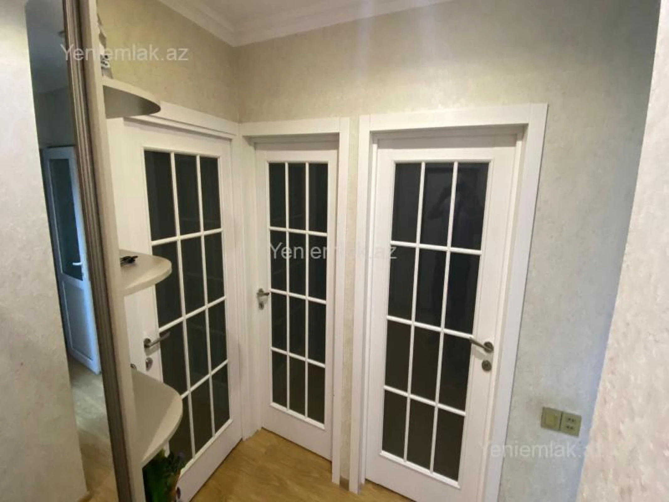 Satılır 3 otaqlı köhnə tikili 90 m²