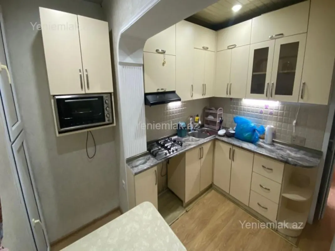 Satılır 3 otaqlı köhnə tikili 90 m²