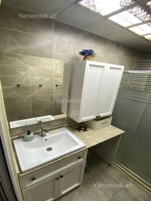 Satılır 3 otaqlı köhnə tikili 90 m²