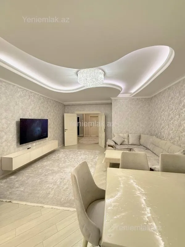 Satılır 3 otaqlı yeni tikili 100 m²