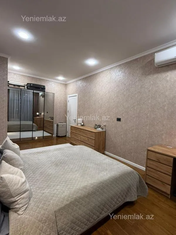Satılır 3 otaqlı yeni tikili 95.5 m²