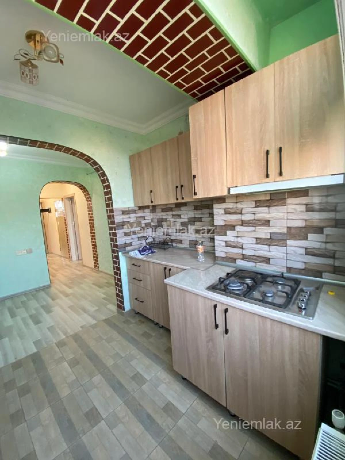 Satılır 2 otaqlı köhnə tikili 60 m²
