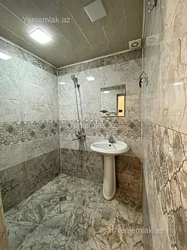 Satılır 2 otaqlı köhnə tikili 60 m²