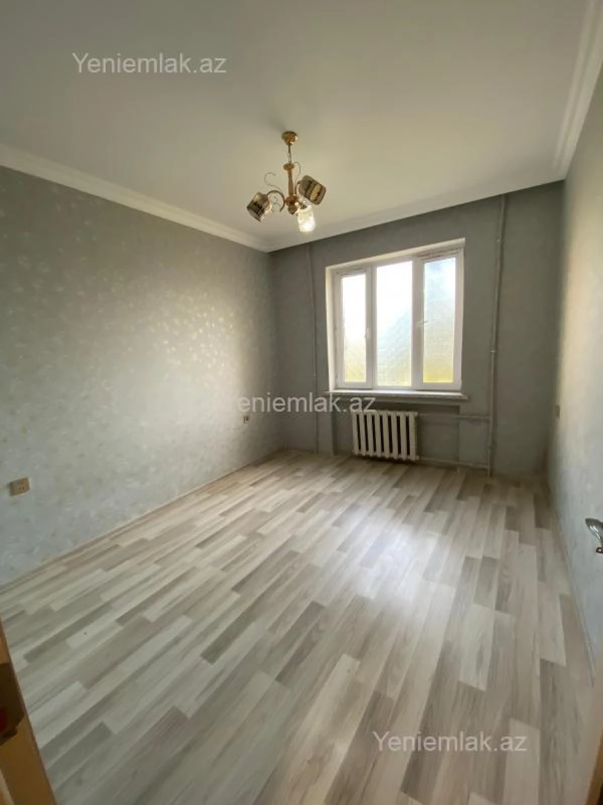 Satılır 2 otaqlı köhnə tikili 60 m²