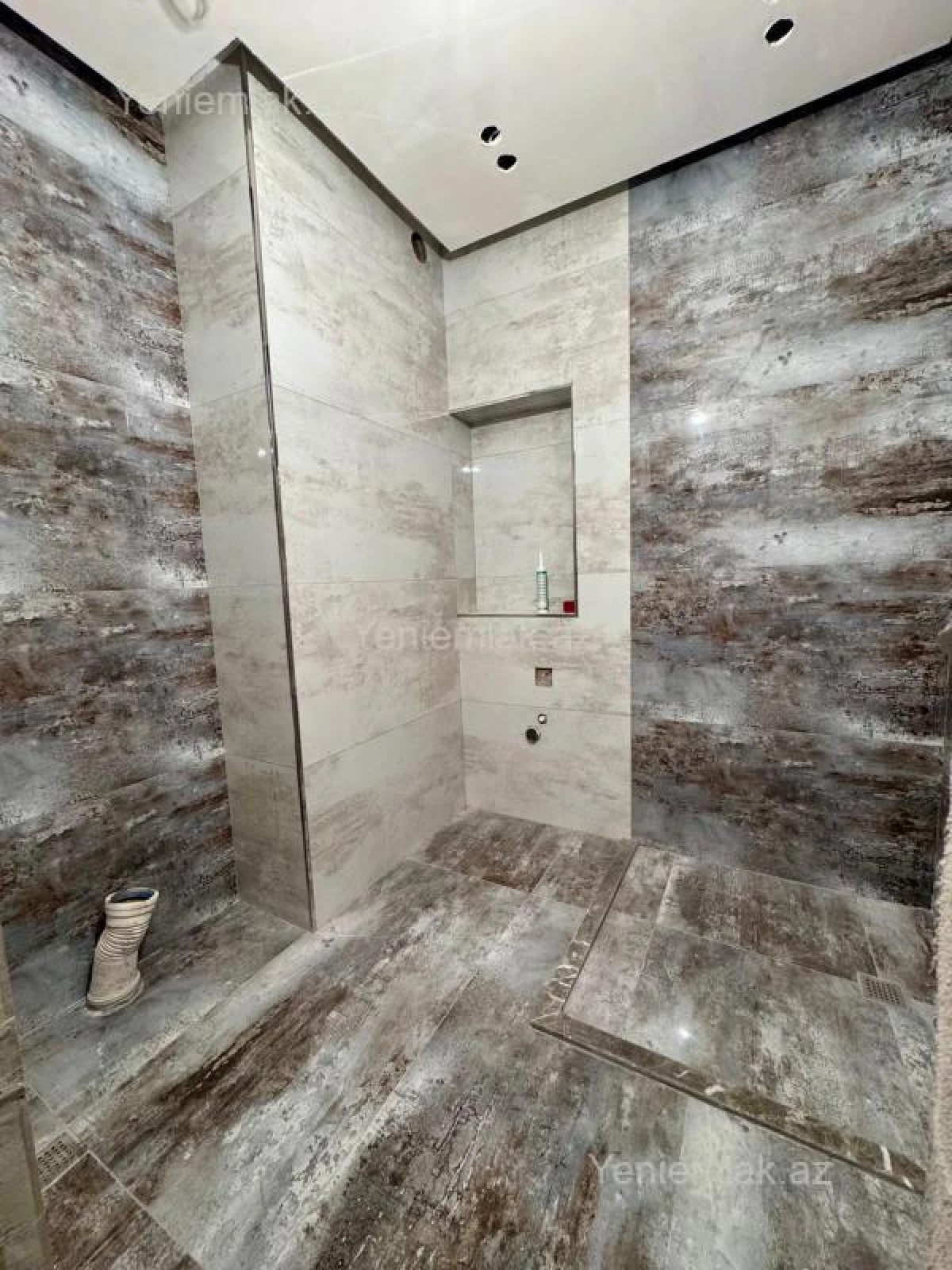 Satılır 3 otaqlı yeni tikili 110 m²