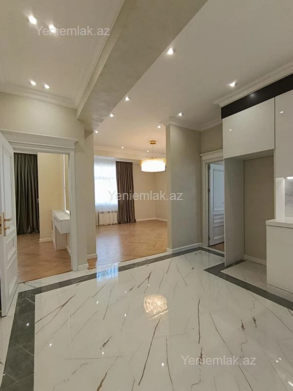 Satılır 3 otaqlı yeni tikili 80 m²