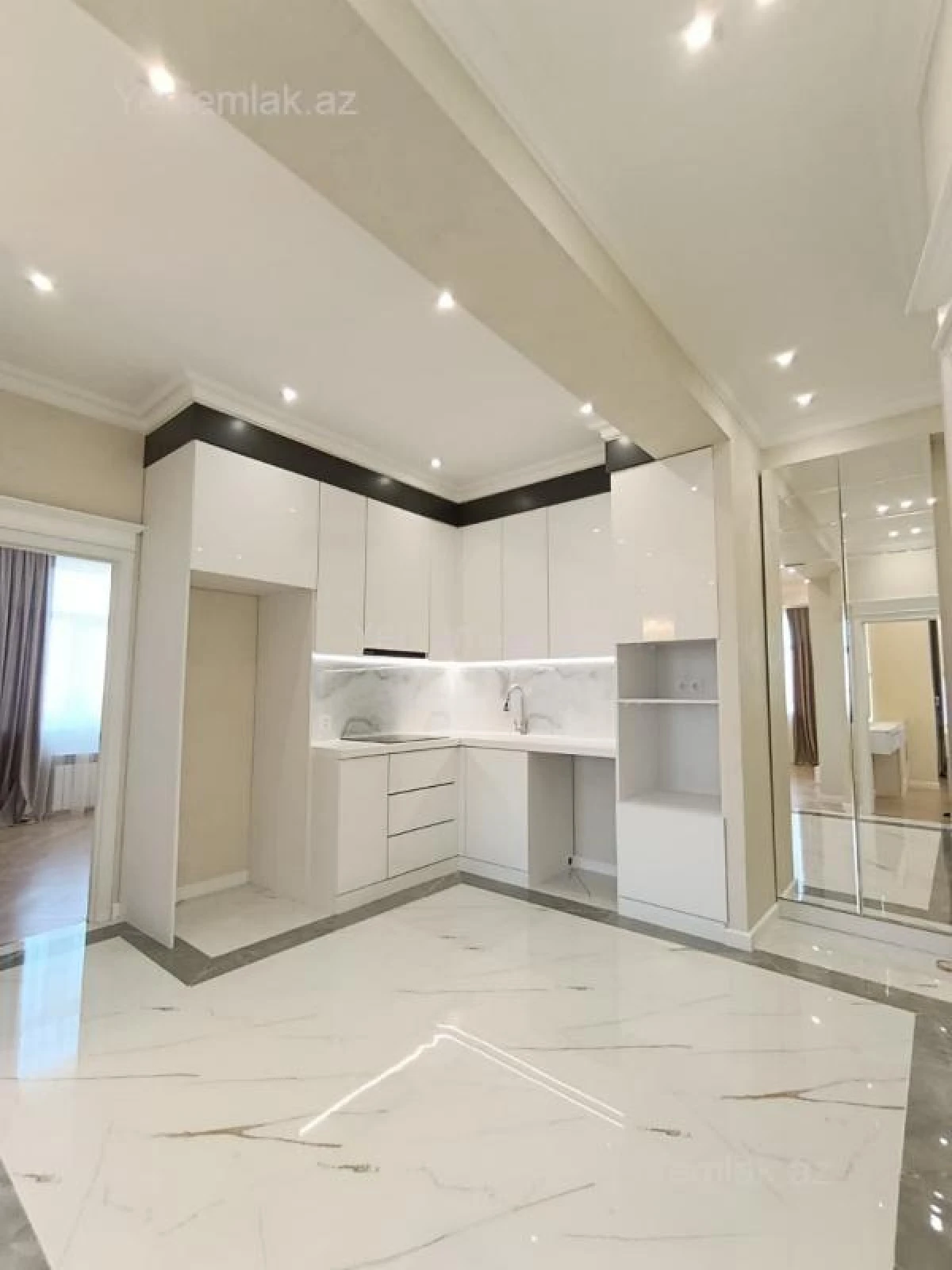 Satılır 3 otaqlı yeni tikili 80 m²