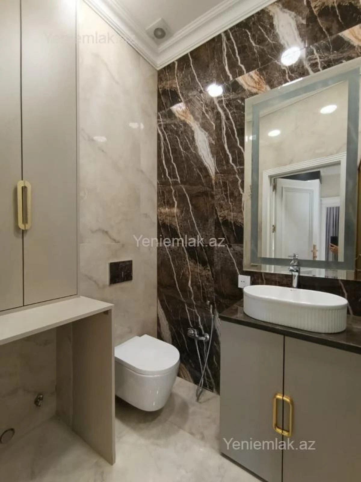 Satılır 3 otaqlı yeni tikili 80 m²