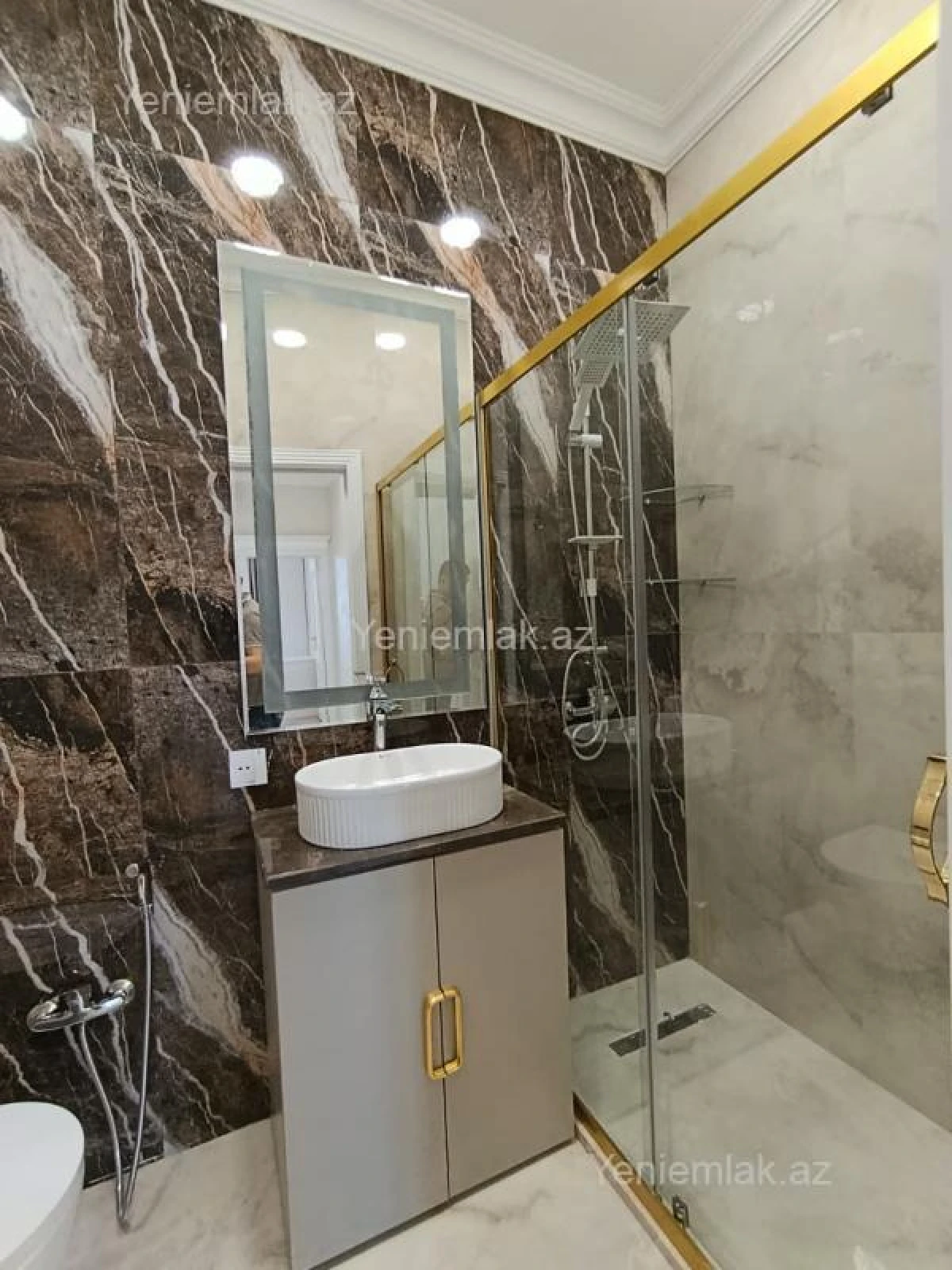 Satılır 3 otaqlı yeni tikili 80 m²