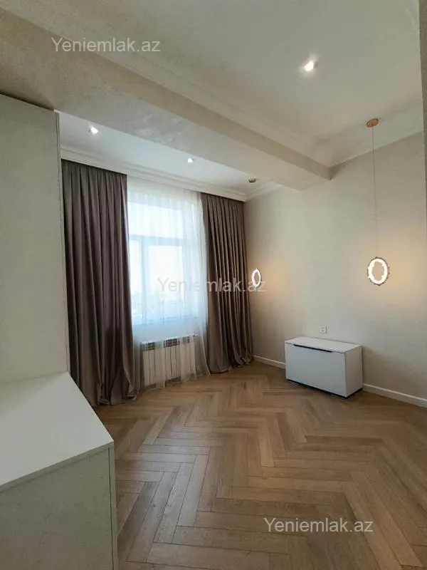 Satılır 3 otaqlı yeni tikili 80 m²