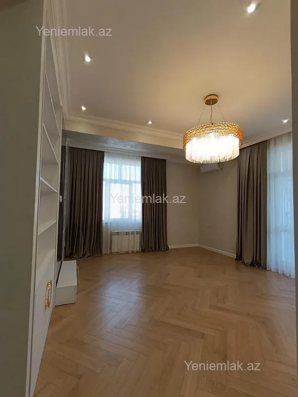 Satılır 3 otaqlı yeni tikili 80 m²