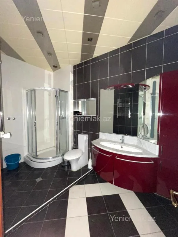 Satılır 3 otaqlı yeni tikili 138 m²