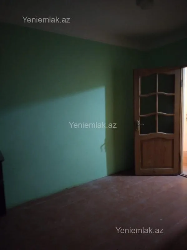 Satılır 3 otaqlı köhnə tikili 90 m²