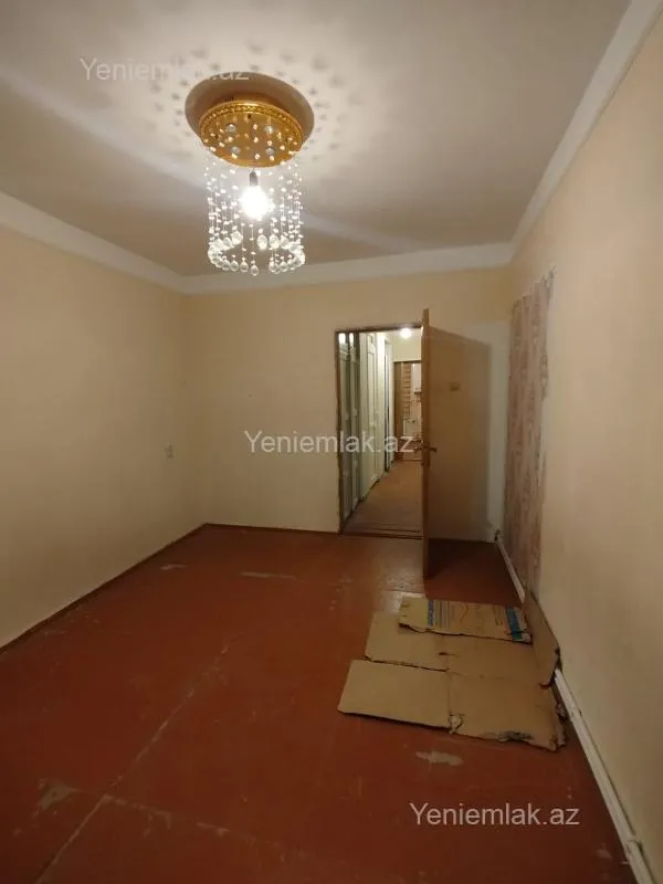 Satılır 3 otaqlı köhnə tikili 90 m²