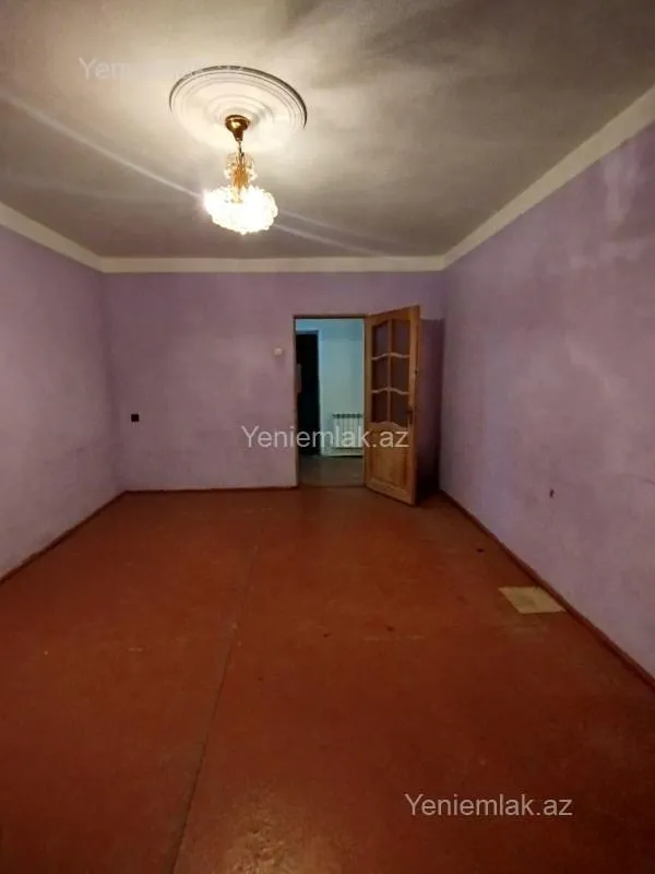 Satılır 3 otaqlı köhnə tikili 90 m²