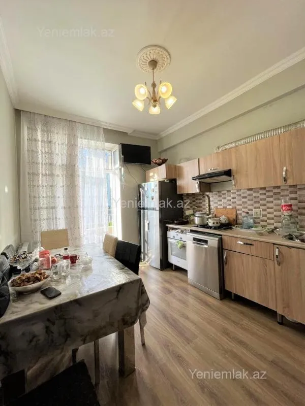 Satılır 4 otaqlı yeni tikili 120 m²