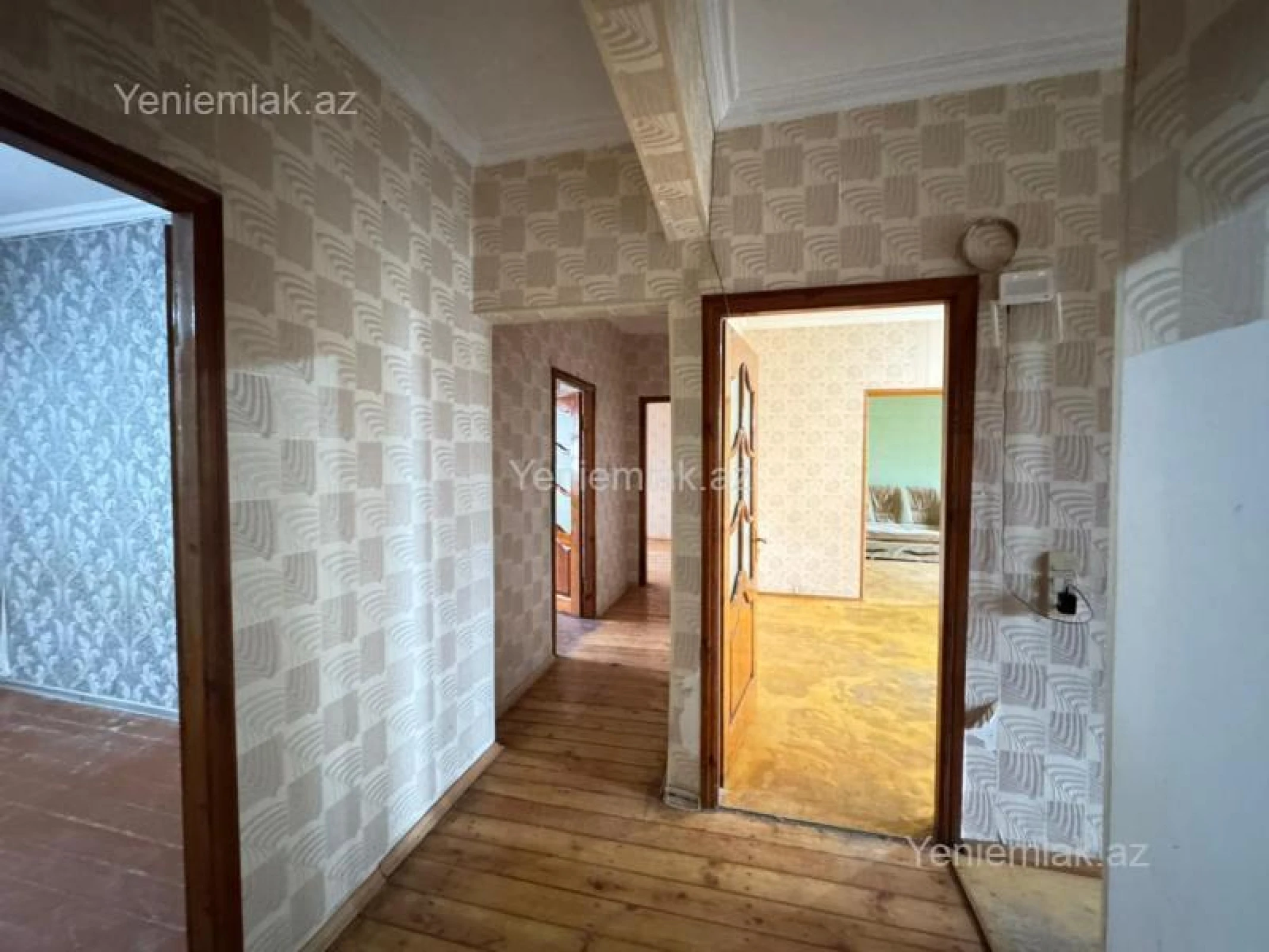 Satılır 5 otaqlı köhnə tikili 130 m²