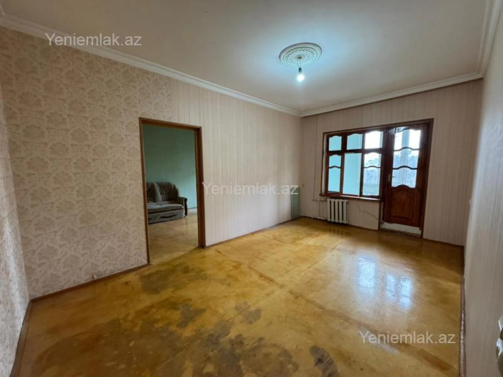 Satılır 5 otaqlı köhnə tikili 130 m²
