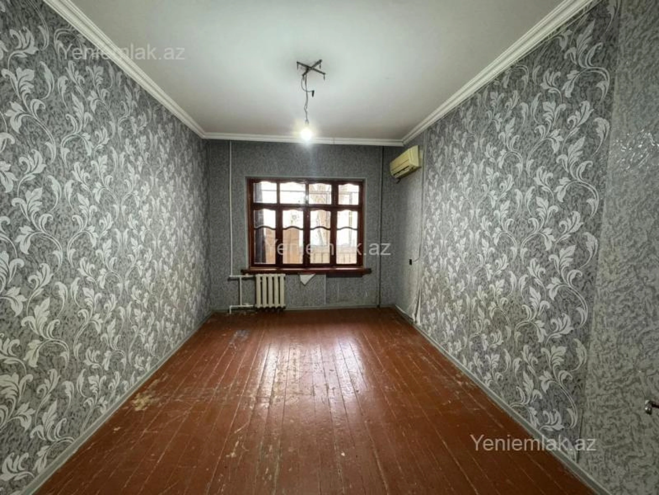Satılır 5 otaqlı köhnə tikili 130 m²