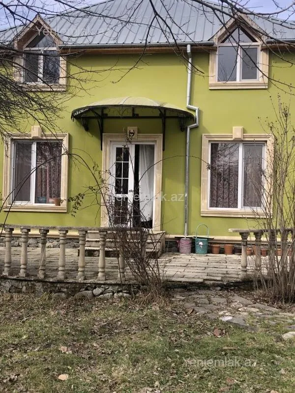 Satılır 4 otaqlı həyət evi 180 m²